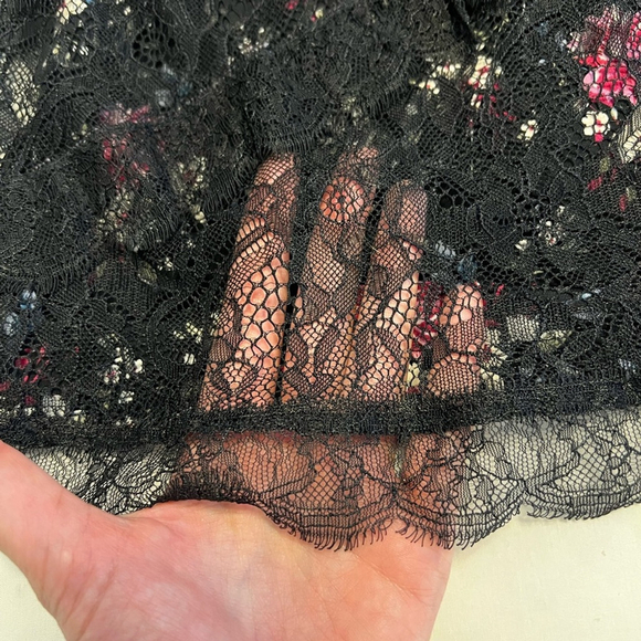 White House Black Market Black Flower Tank Top Under Ruffled Lace Tank Top Sz XS - Picture 6 of 9